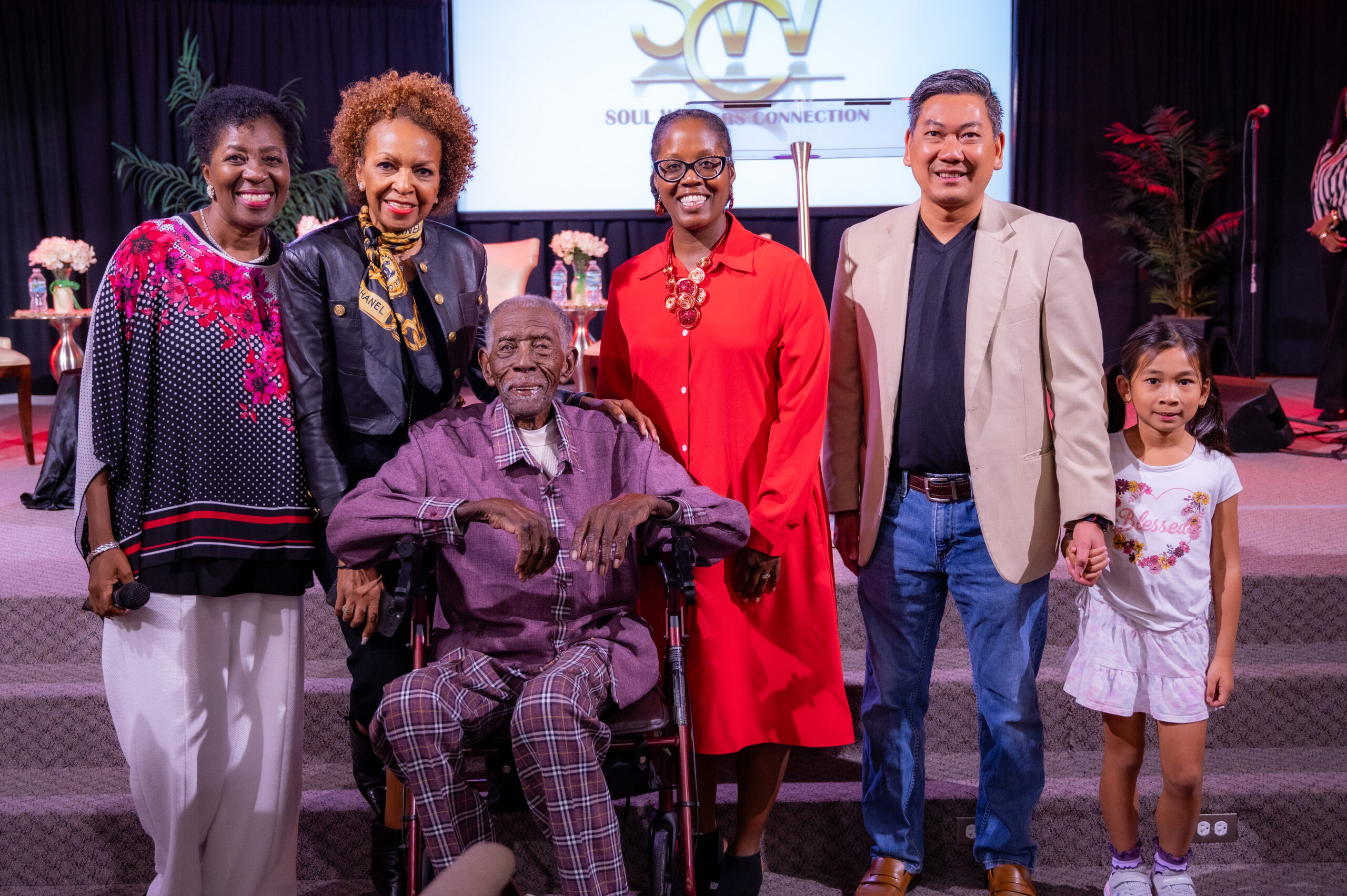 Dr Tyrinda Dixon, President SWC, Patricia Williams, Crème of Nature Global Texture Ambassador, Mr. Herbert Dixon, 105 year old, Black Golfer Hall of Famer, Jamie Williams, CRM Director Social Services, Eric Nguyen President, ITech Resources and daughter.